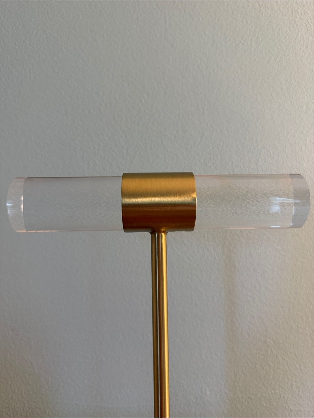kendra scott gold brass large t-bar jewelry stand - Picture 4 of 4